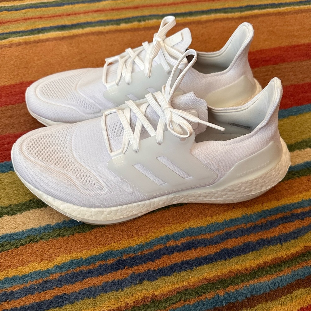Adidas men’s Ultraboost in size 10 in excellent condition.